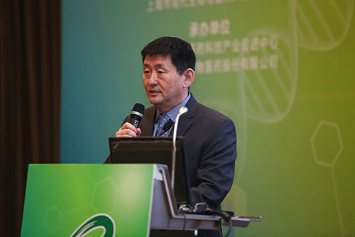 EBET易博生物部副总裁汪俊博士为聚会作精彩开场