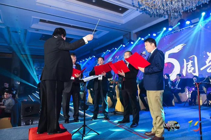 合唱：《家乡的云》