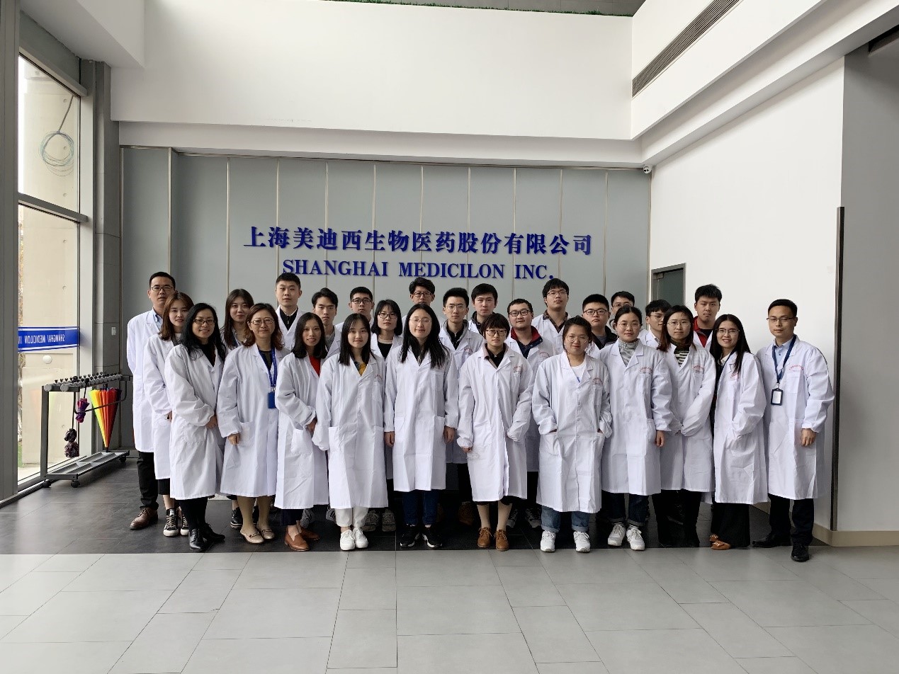 走进EBET易博，，，与学子共话生长