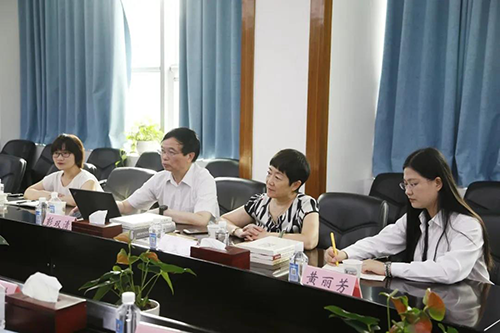 EBET易博临床前研究副总裁兼机构认真人彭双清教授，，，药效部执行主任董文心，，，药代安评项目认真人龙娜等