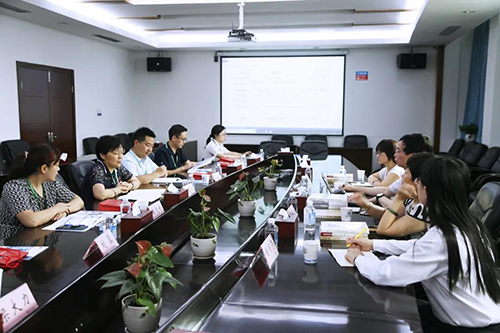 聚会中EBET易博与人福药业就以后的相助偏向举行了深入探讨