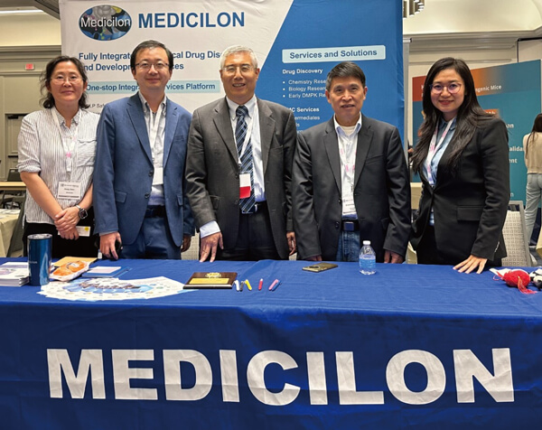 从左至右依次为：：Cindy-Chen、、、Jun-Li博士、、、陈春麟博士、、、郭振荣博士、、、Yan-Zhou博士.jpg